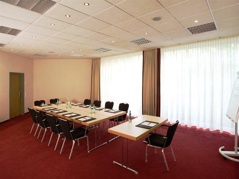 Hotel Nh Berlin Potsdam Conference Center Kleinmachnow Exterior foto